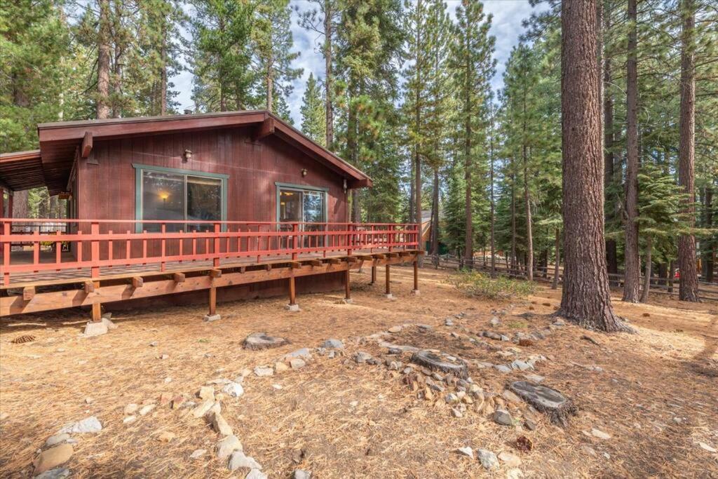 Cozy Pet-Friendly Cabin W Fenced-In Yard Close To Slopes Beach Town Carnelian Bay エクステリア 写真
