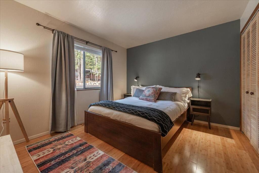 Cozy Pet-Friendly Cabin W Fenced-In Yard Close To Slopes Beach Town Carnelian Bay エクステリア 写真